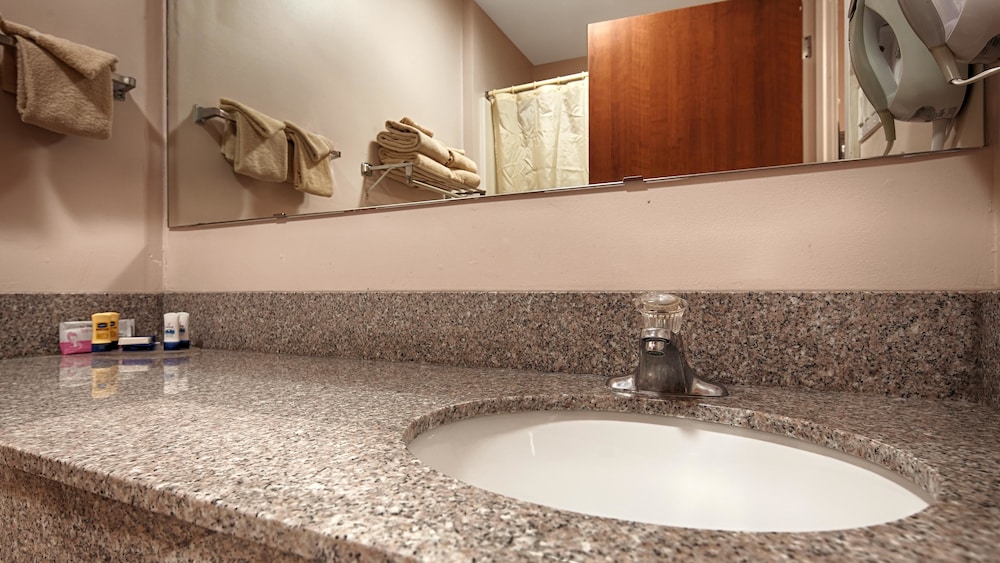 Best Western Ocean City Hotel Suites 33/41
