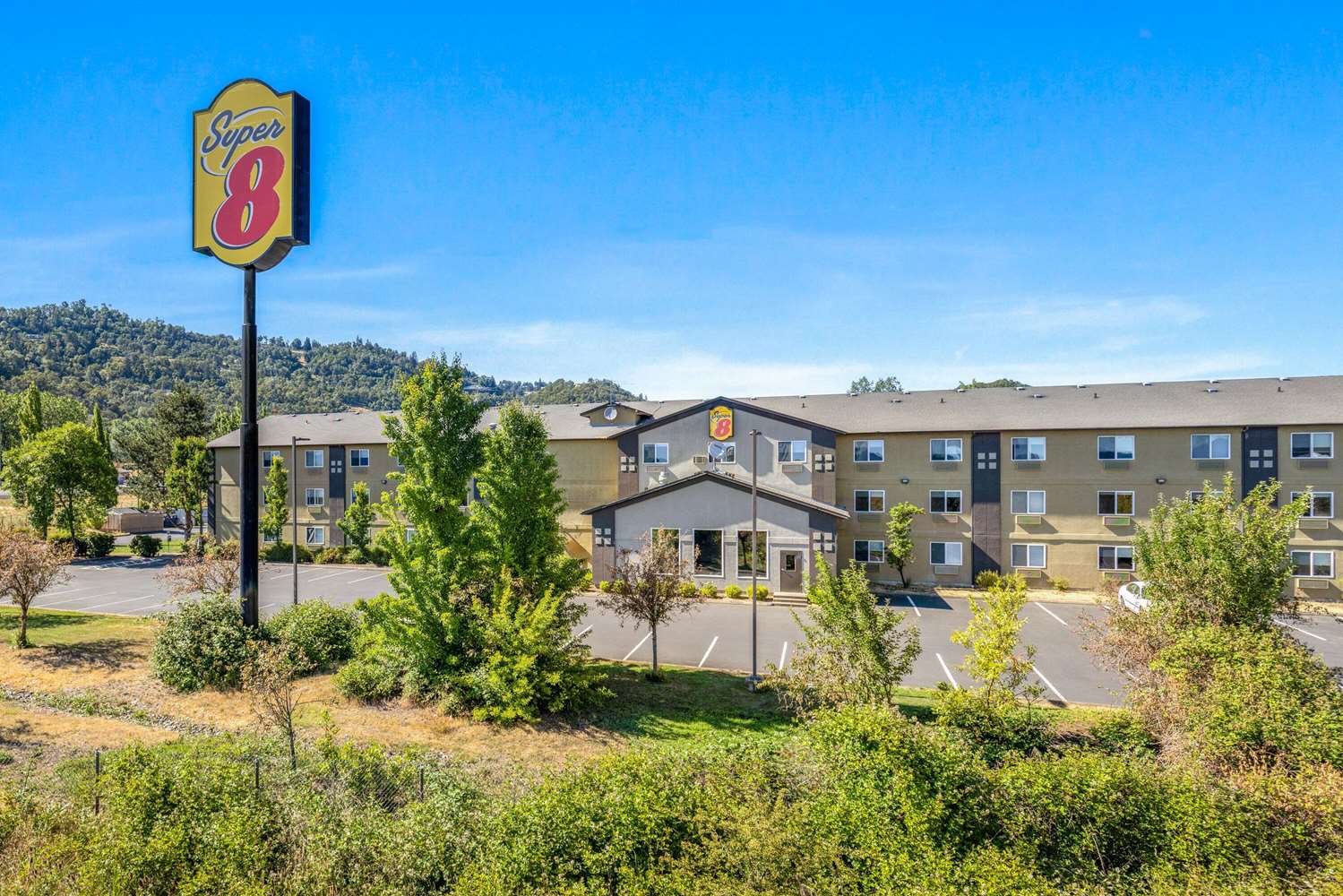 Super 8 By Wyndham Roseburg 3/33