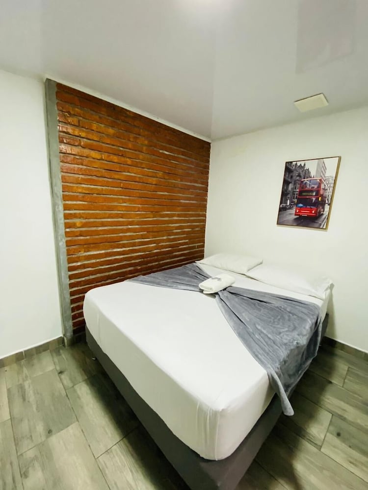 STANDARD, DOUBLE BED