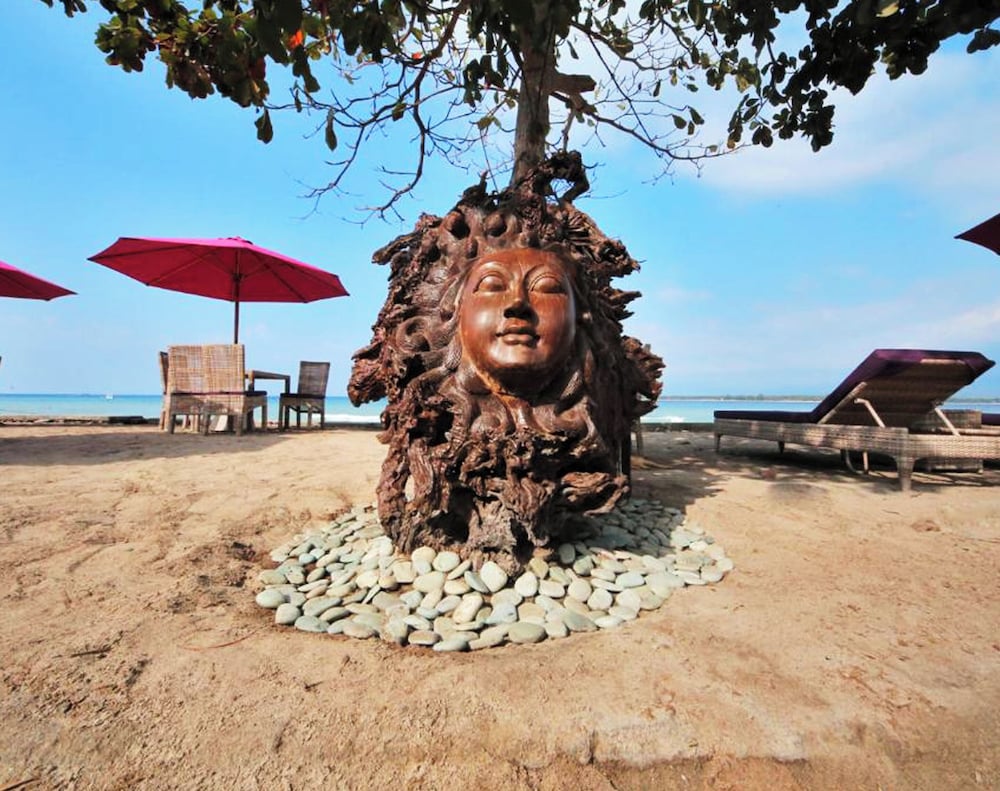 Meno Mojo Beach Resort 37/43