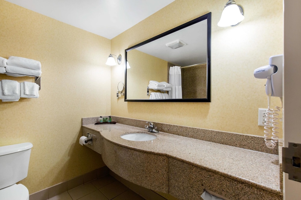 Gateway Hotel Suites Ascend Hotel Collection 11/33