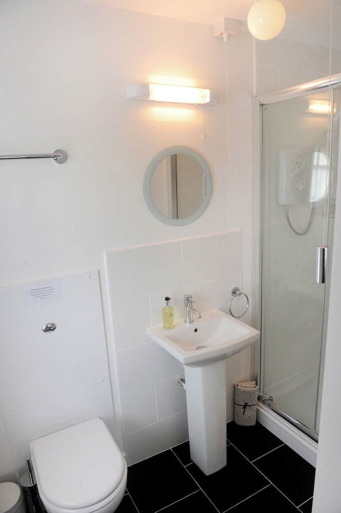 Ty Helyg Guest House 45/50