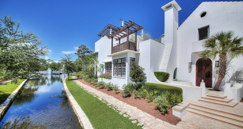 Beachside Resort 54/62