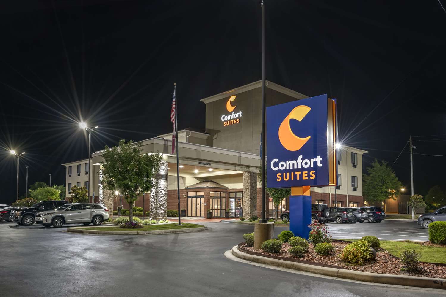 Comfort Suites Pell City near Logan Martin Lake 2/39