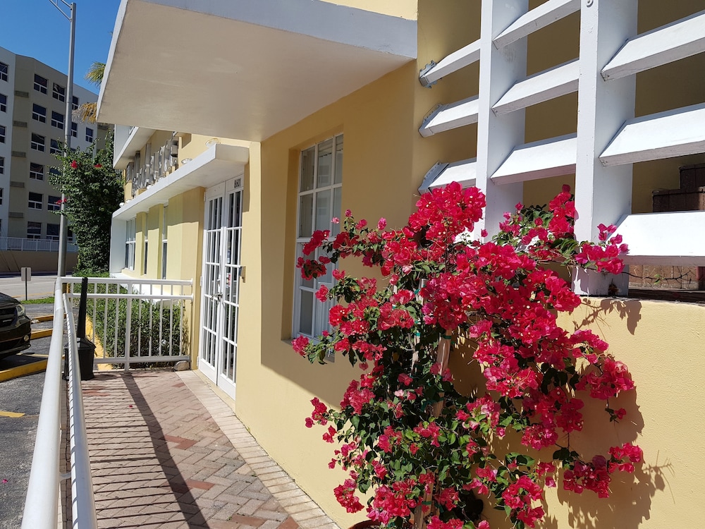 Beach Place Hotel 36/39