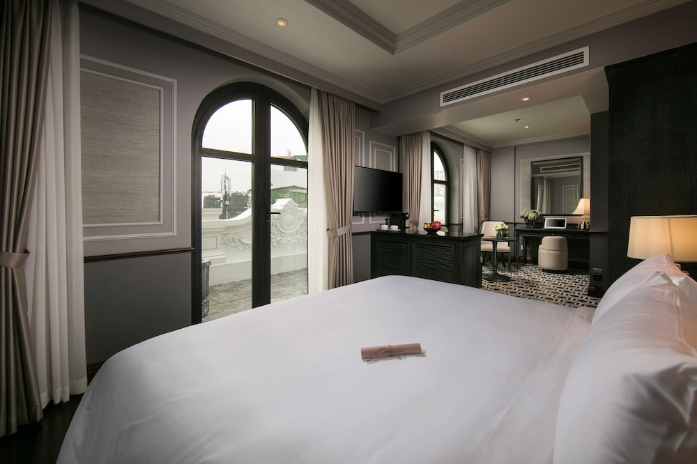 SUITE, CITY VIEW, TERRACE