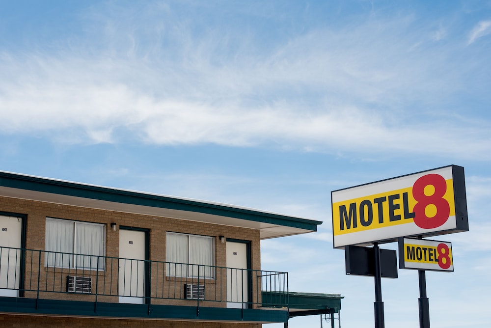 Motel 8 Rock Springs 2/30
