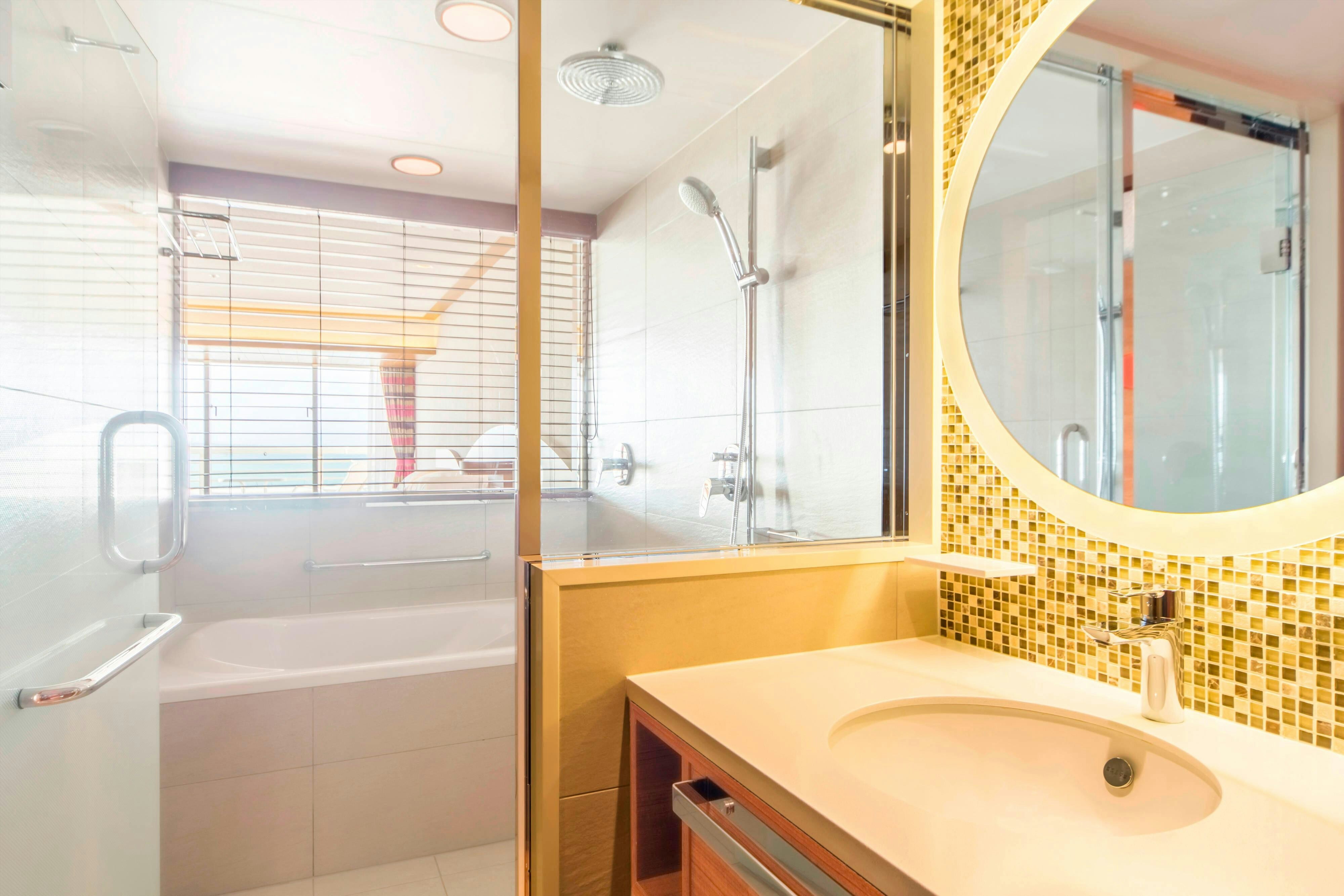 Sheraton Okinawa Sunmarina Resort 49/50