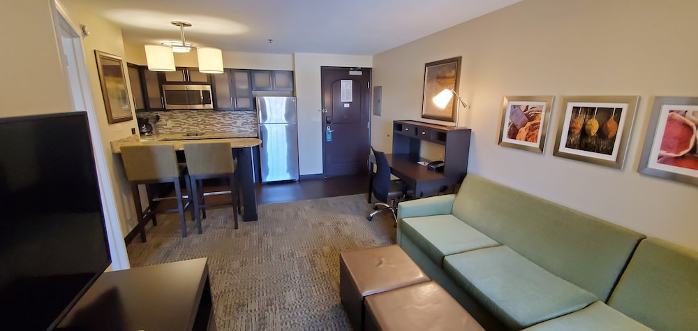 STAYBRIDGE SUITES EAU CLAIRE - ALTOONA 34/67