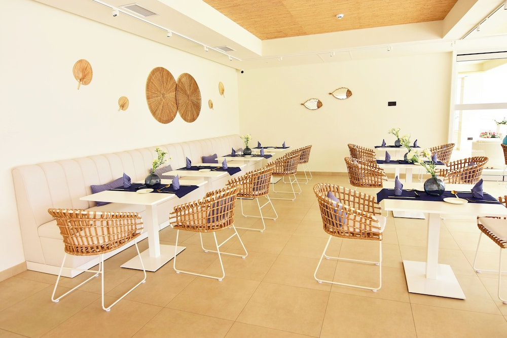 Royal Marina Suites Boutique Hotel 35/50