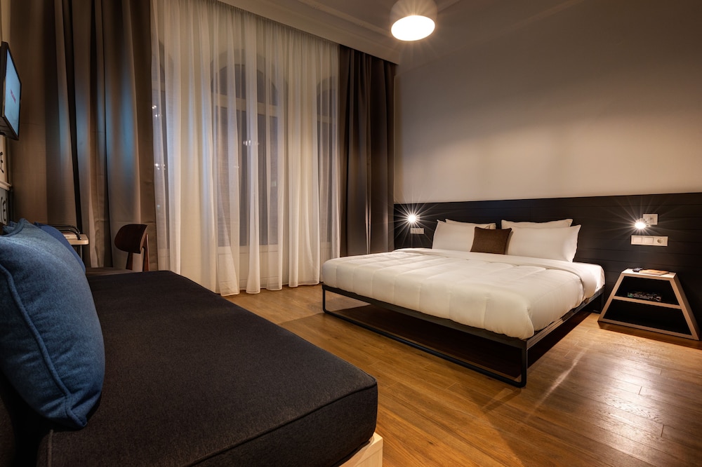 Colors Urban Hotel 15/75