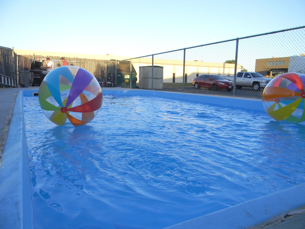 Kennewick Suites 54/58