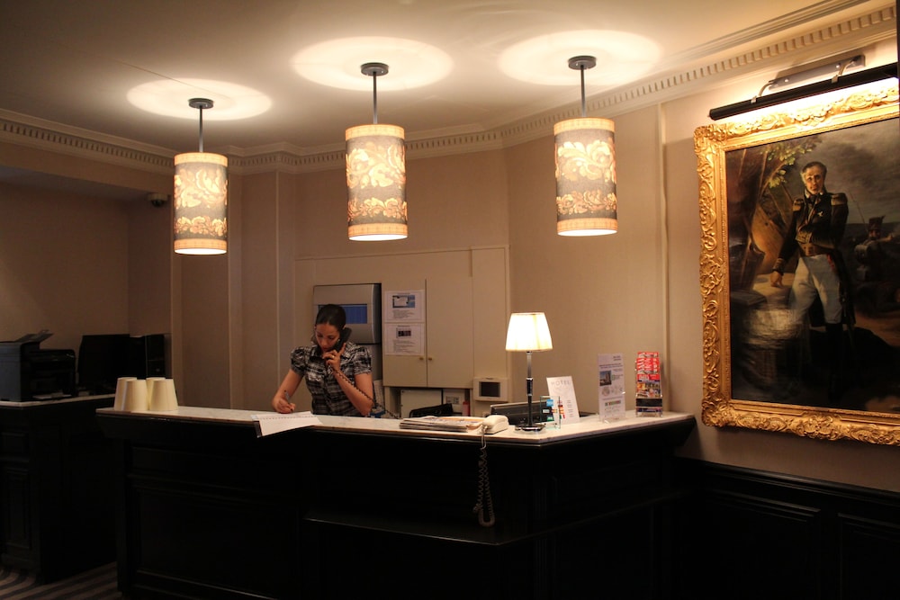 Hotel Saint Cyr Etoile 7/65