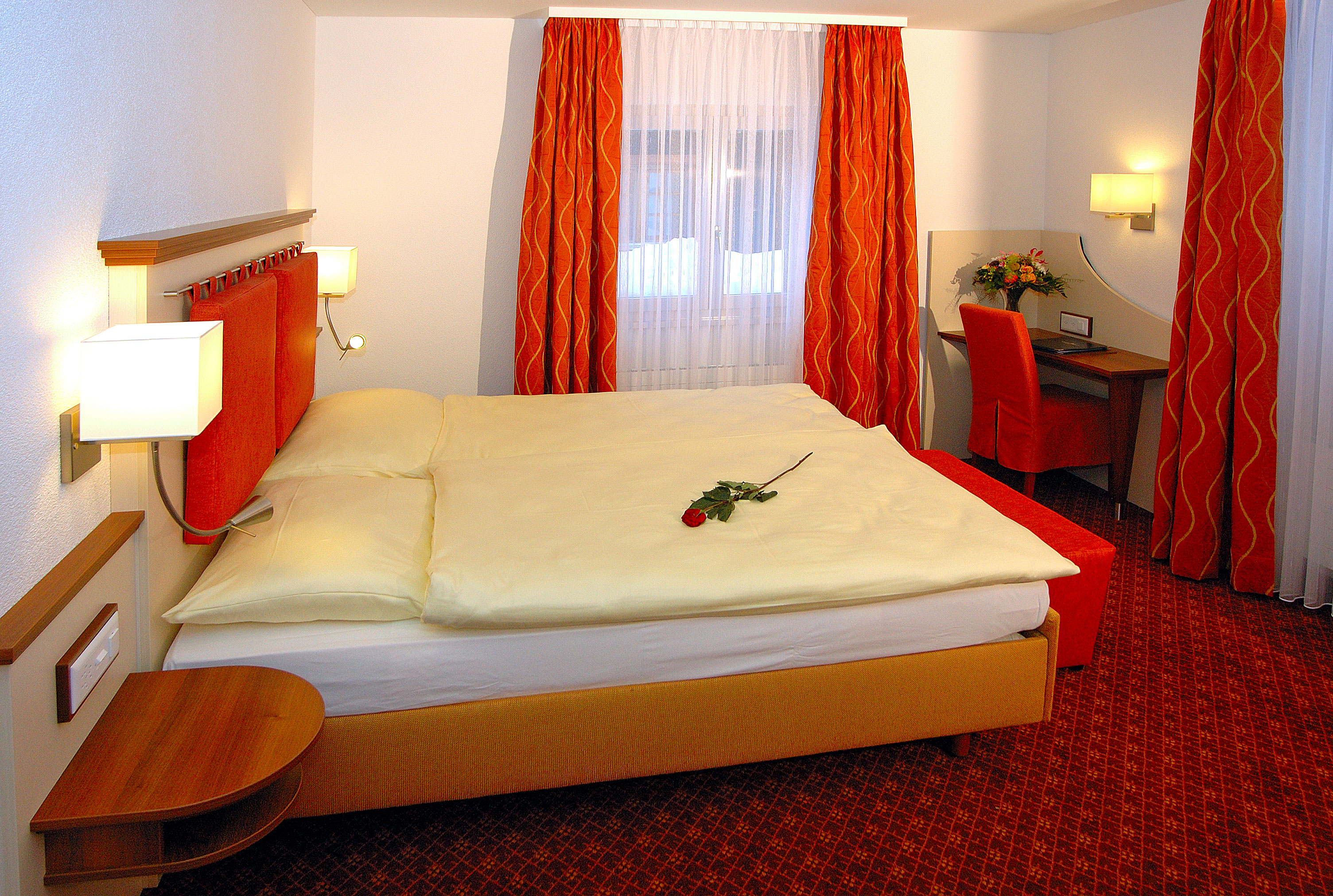 STANDARD, DOUBLE BED