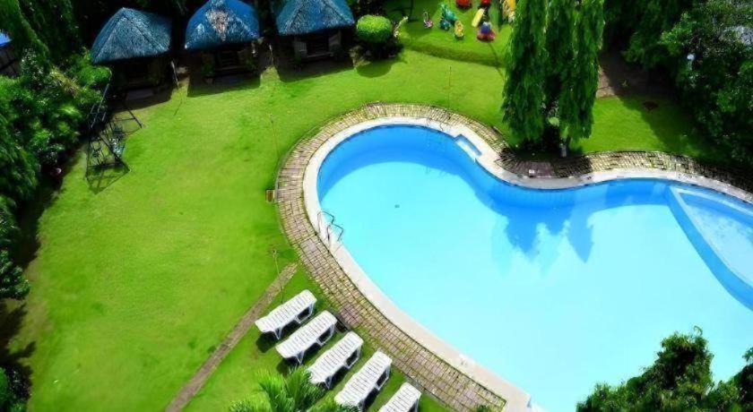 Days Hotel Batangas 30/36