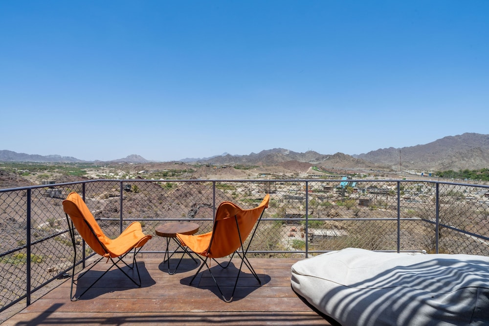 Hatta Damani Lodges Resort 25/50