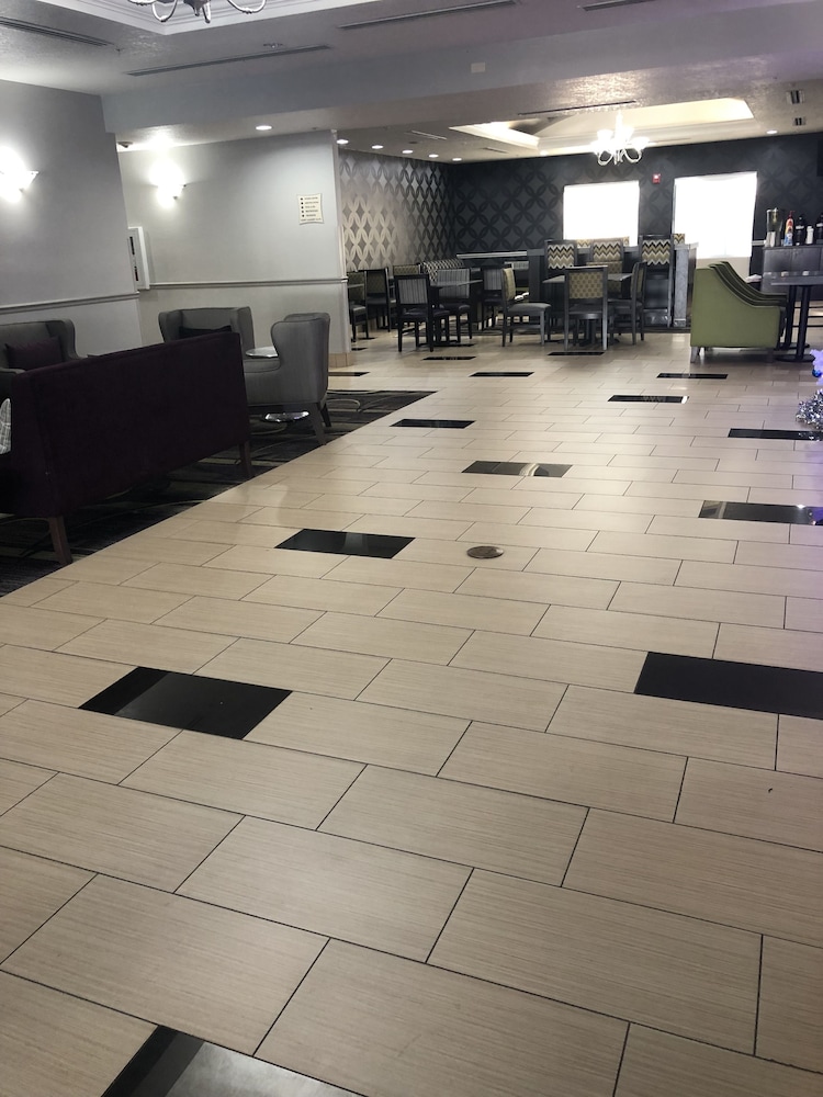 La Quinta Inn & Suites by Wyndham Port Orange / Daytona 31/57
