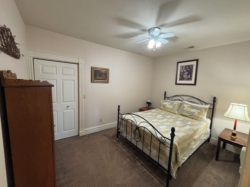 Master, Vineyard, Suite, 2 Queen Beds, Sofa
