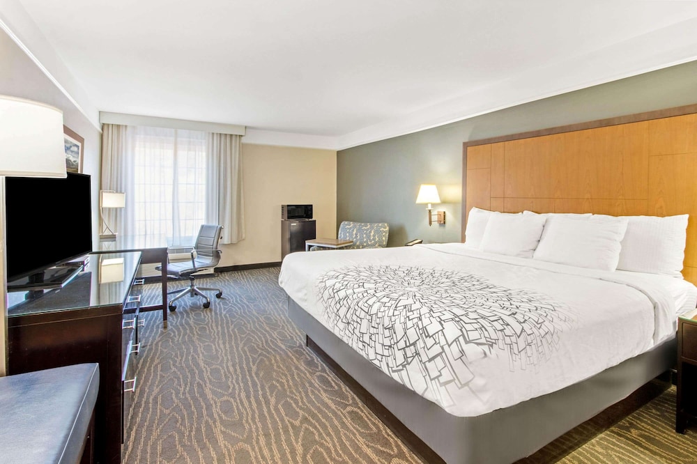 La Quinta Inn & Suites by Wyndham Ruidoso Downs 17/55