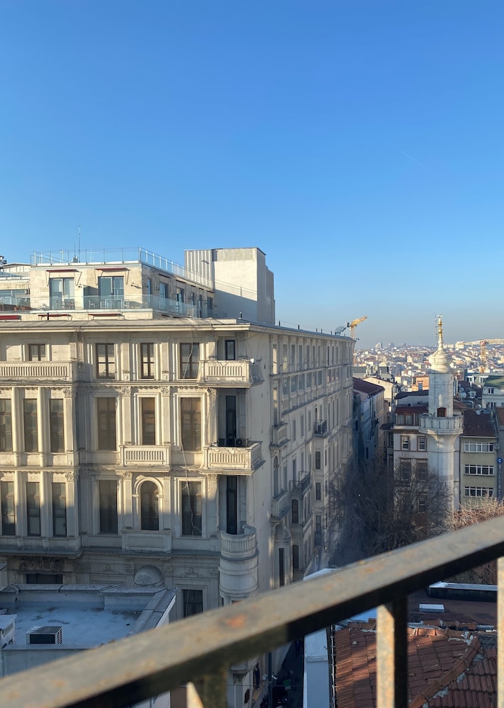 Li Hotel Pera 3/22