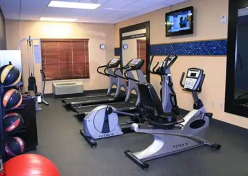 Hampton Inn & Suites Chino Hills 23/34