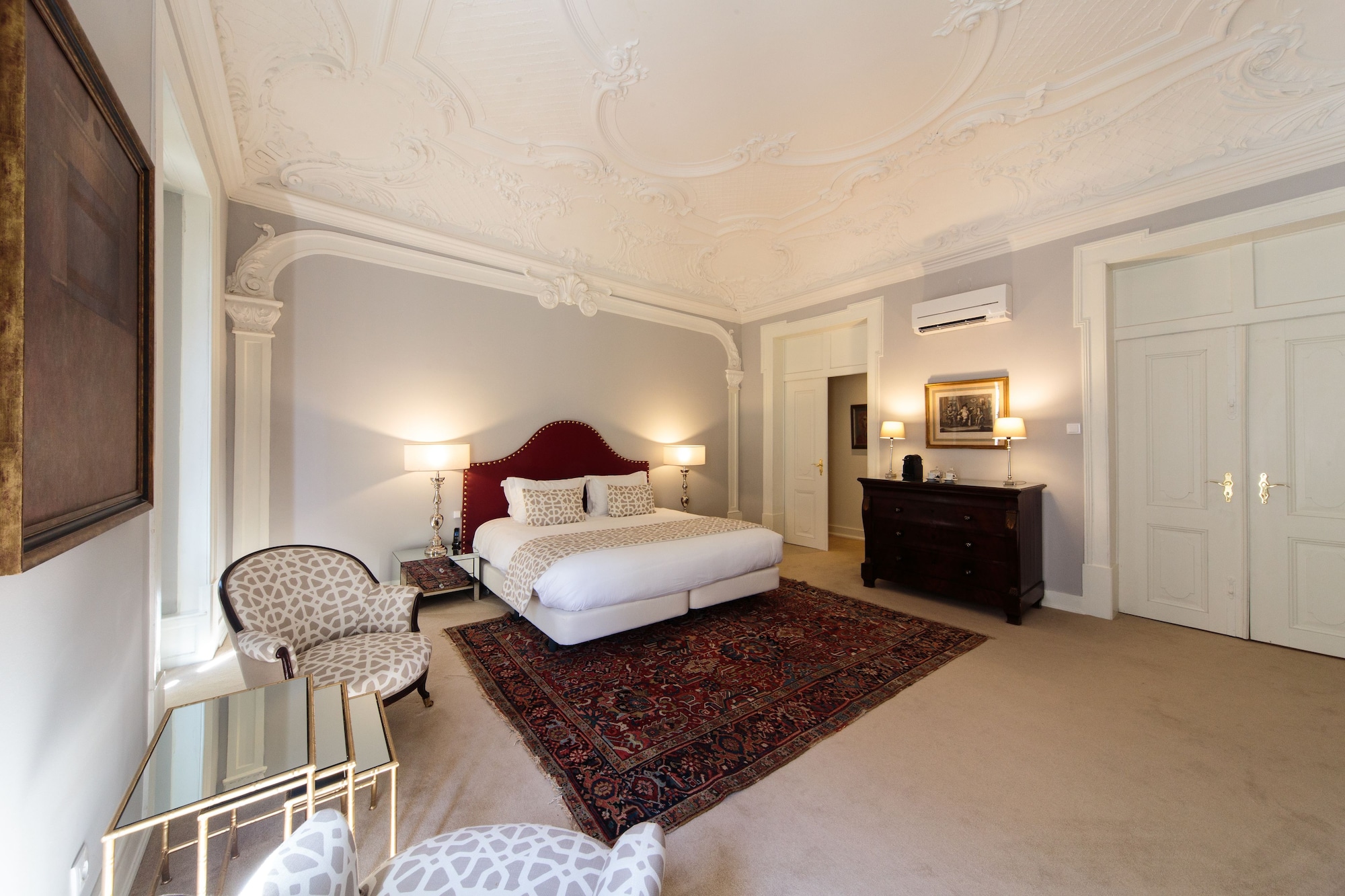 DELUXE, SUITE