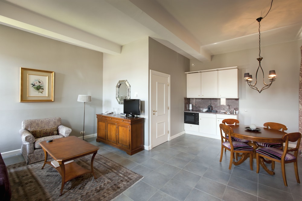 Chateau St Gerlach 56/62
