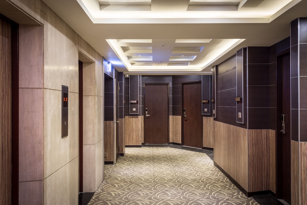Twinstar Hotel 12/52
