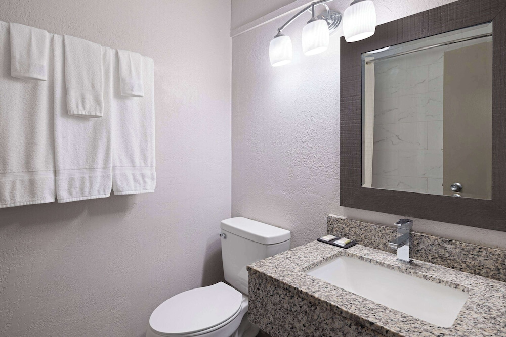 Days Inn by Wyndham Salisbury NC 19/21