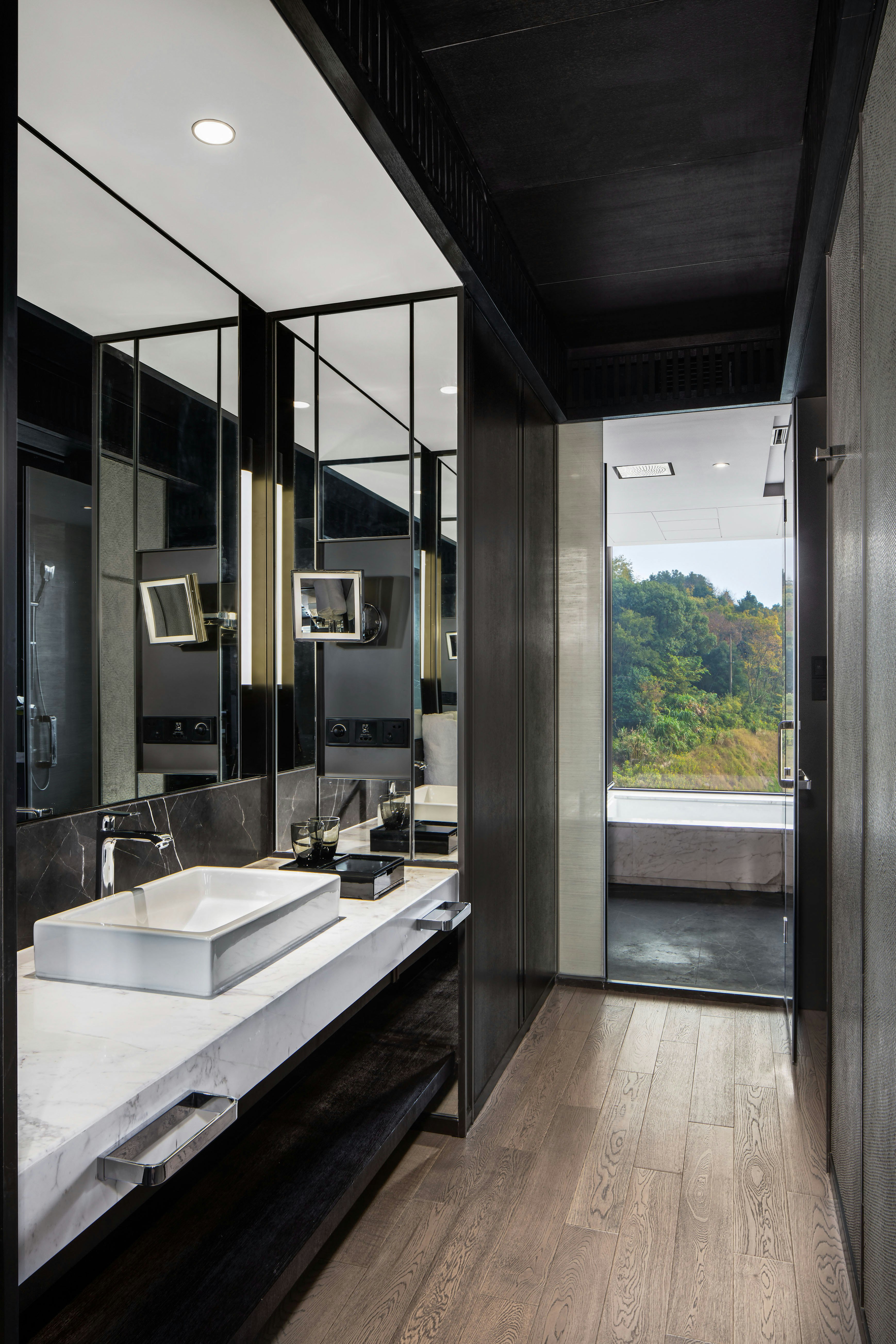 Hilton Ningbo Dongqian Lake Resort 41/41