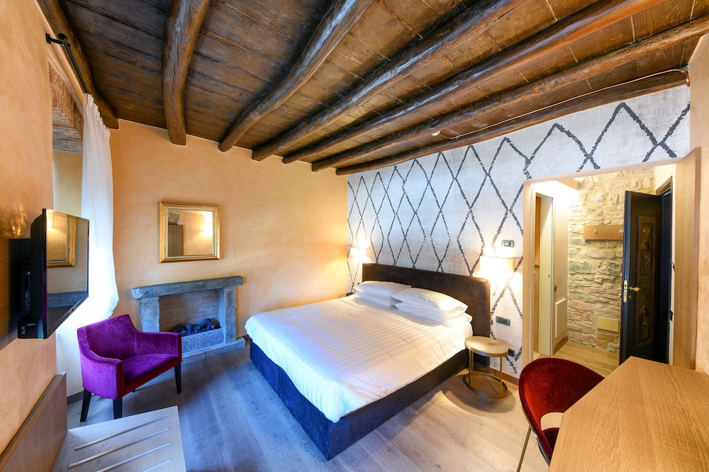 Hotel Castello Di Casiglio 36/79