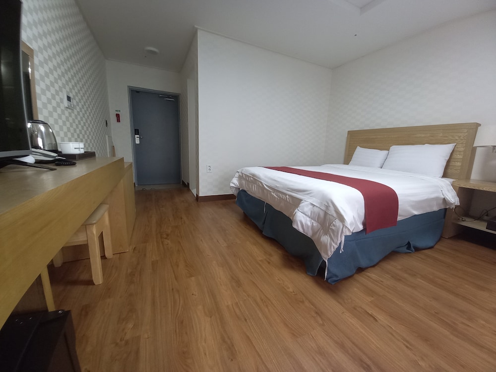 Breeze Bay Hotel 18/32