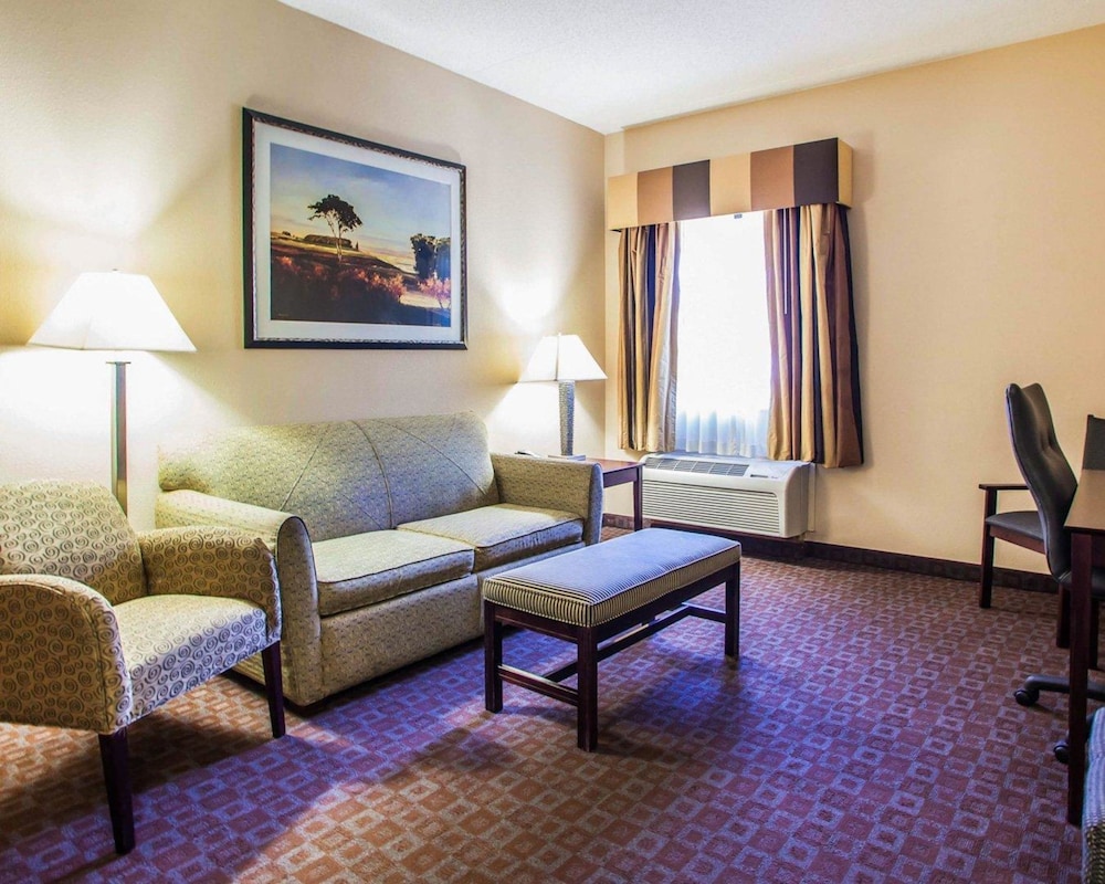 Quality Inn & Suites Peoria 31/50