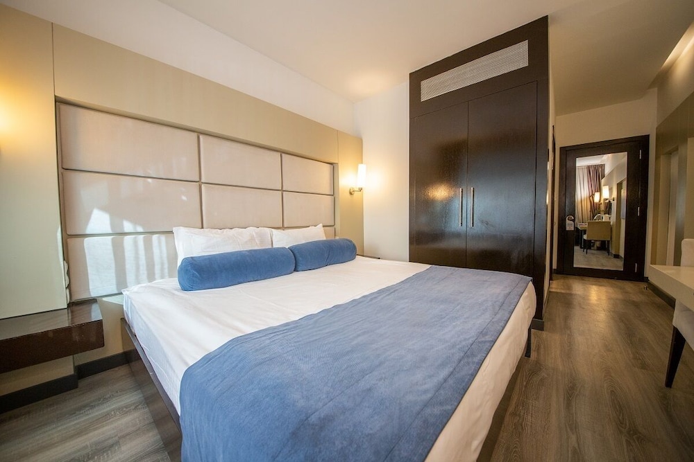 My Hotel 22/55
