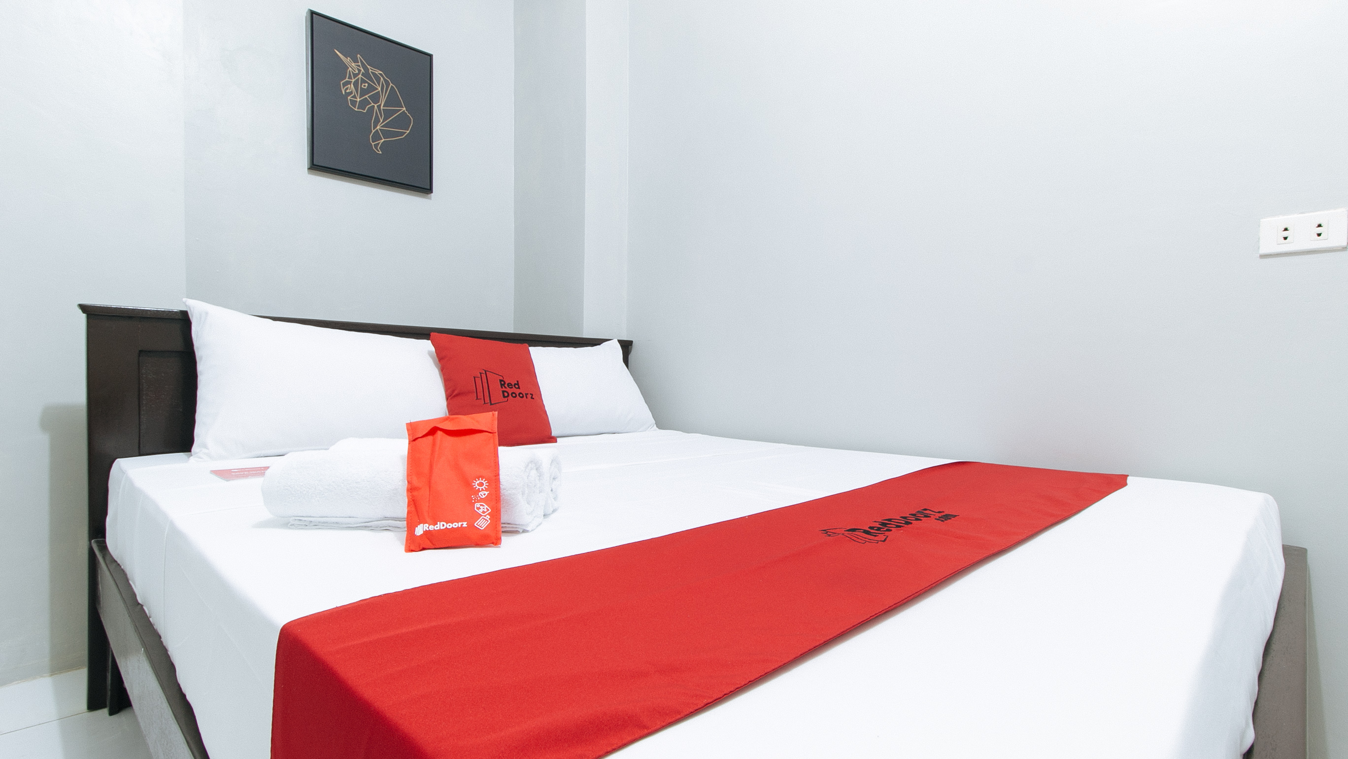 RedDoorz Near Mall of Asia (RedDoorz Near Pasay Rotonda) 6/19
