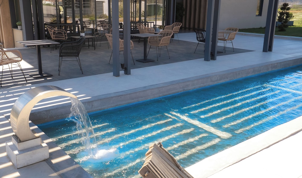 Mirabilis Boutique Hotel 30/60