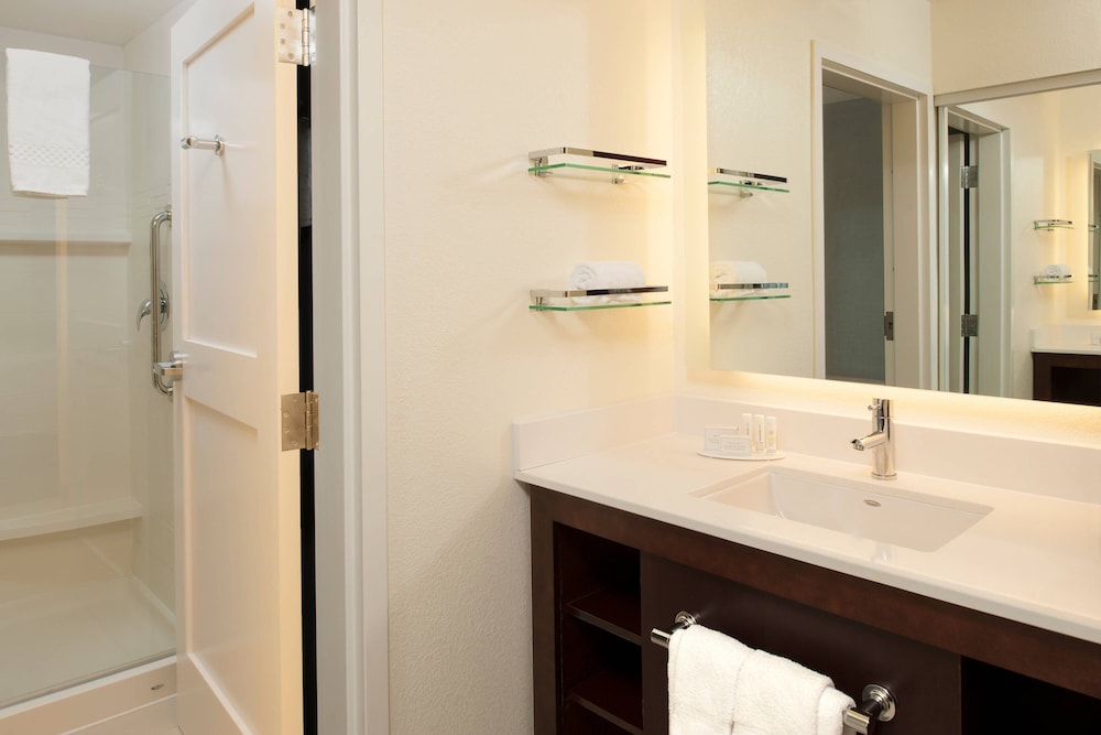 RESIDENCE INN BLOOMINGTON 10/34