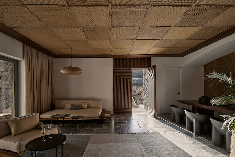 Archipelagos All Suites 38/50