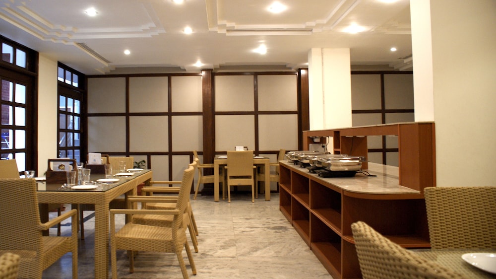 Alpana Hotel 25/34