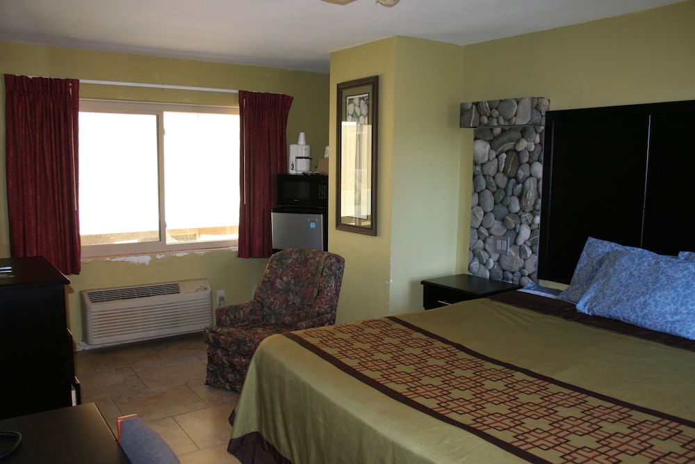 Driftwood Resort 9/70