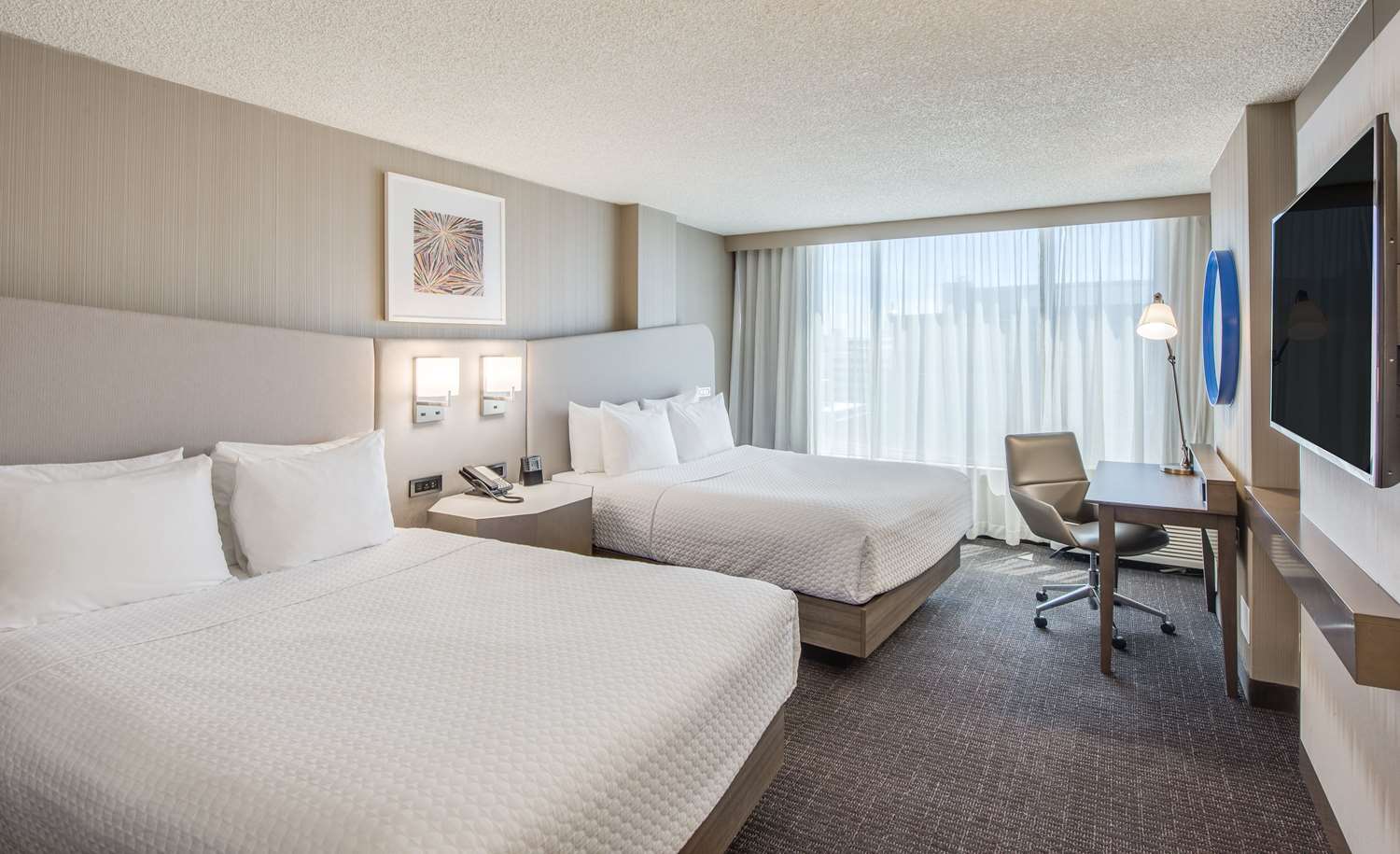 DELUXE, 2 QUEEN BEDS