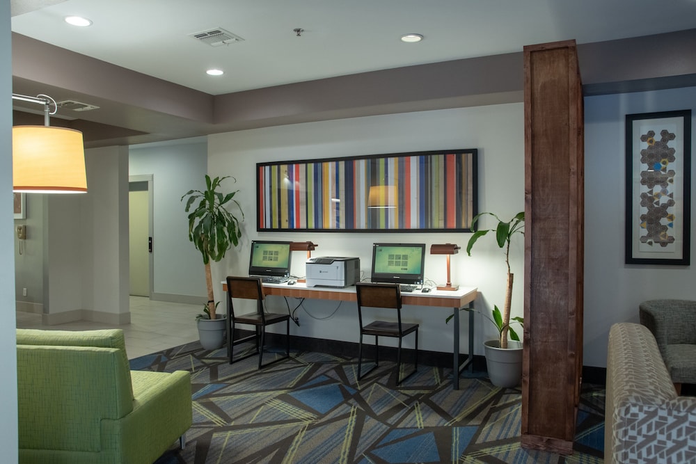 Holiday Inn Express Hotel Suites Natchitoches 38/56