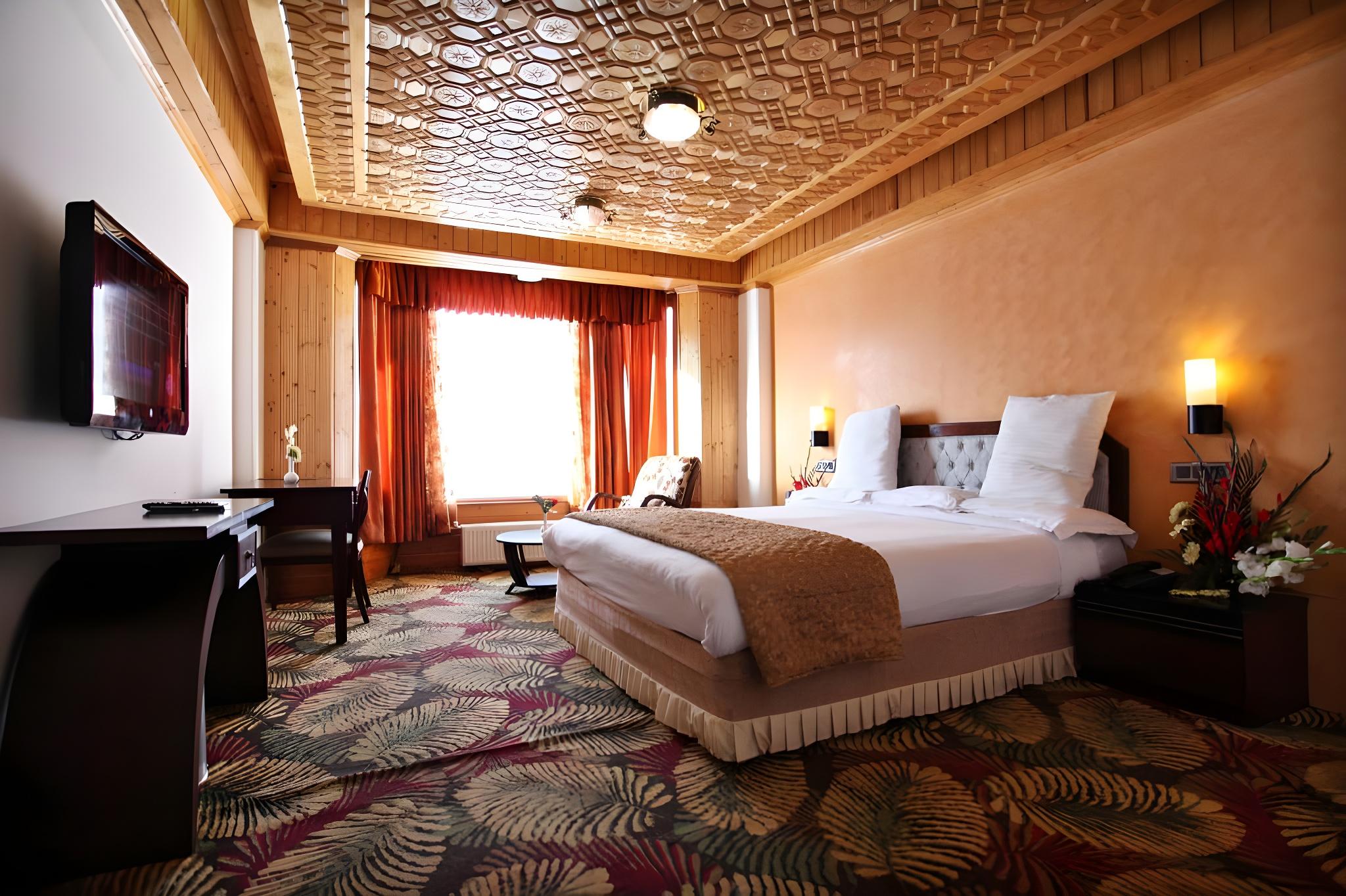 Hotel Grand Mumtaz 18/45