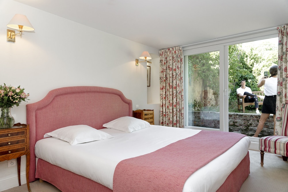 Hotel Chateau Clery 7/37