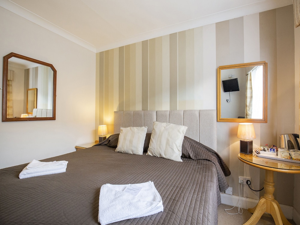 OYO Arden Guest House, Craigmillar Castle Edinburgh 11/43