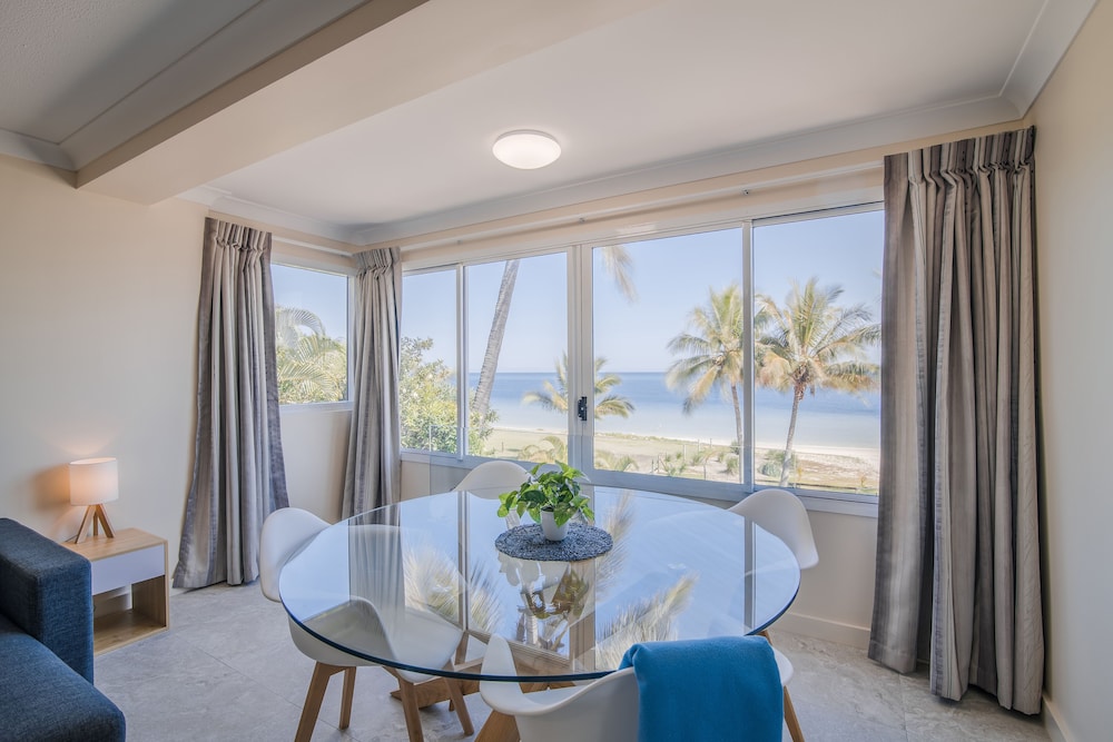 Tangalooma Island Resort 24/54