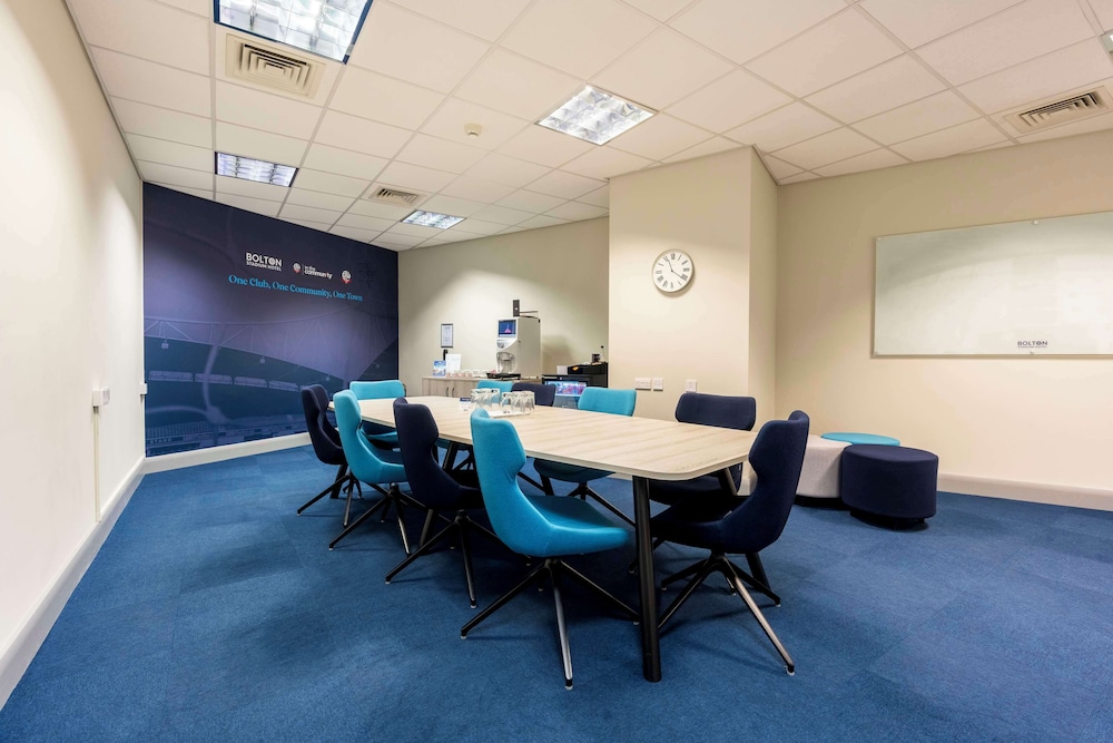The Bolton Stadium Hotel, a member of Radisson Individuals 48/57