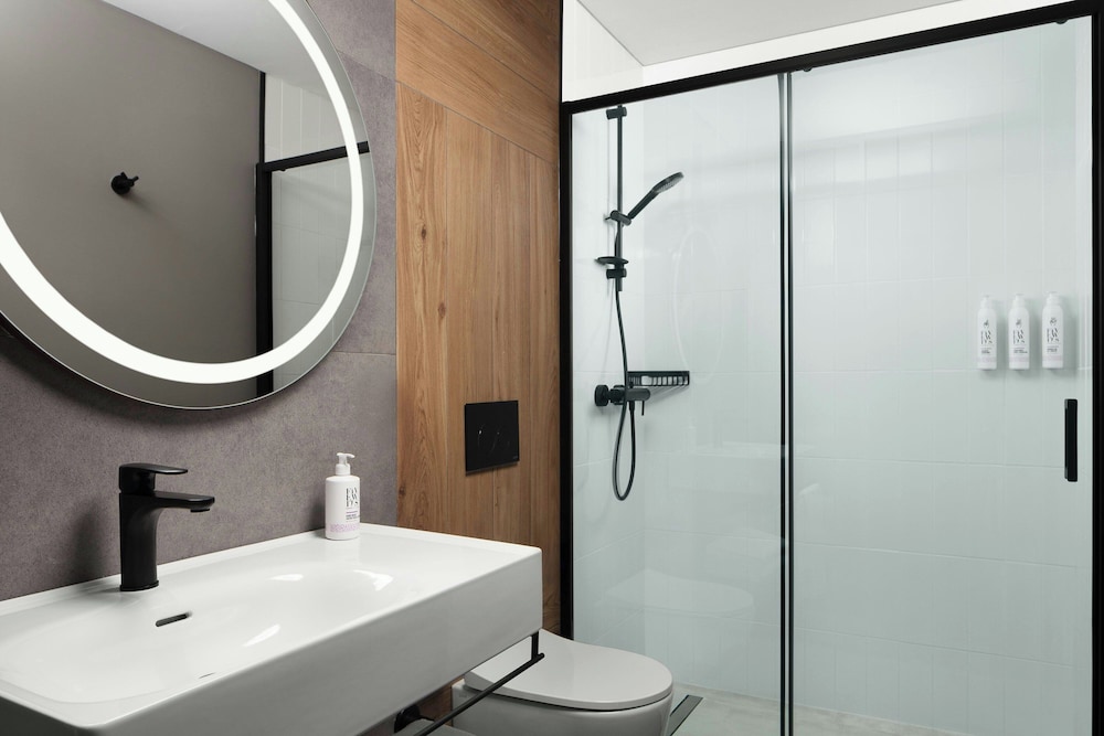 Moxy Istanbul Beyoglu 44/50