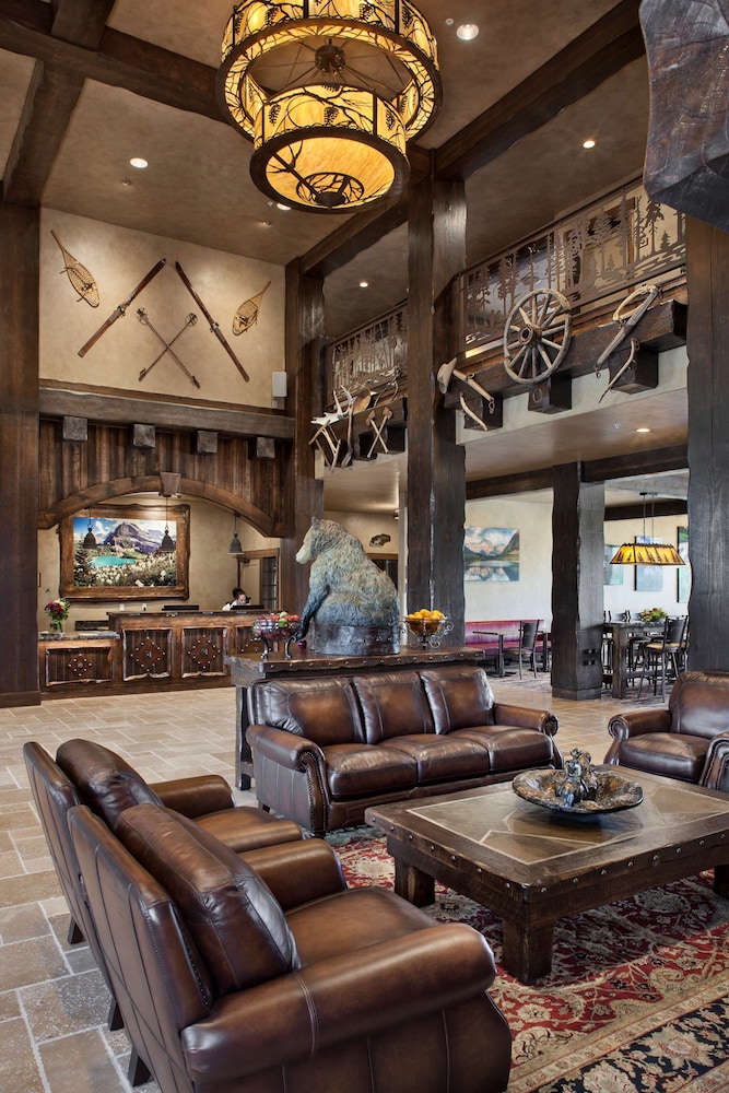 Glacier International Lodge 42/48