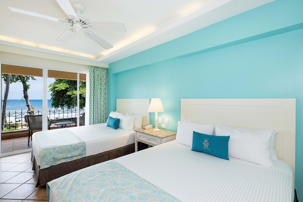 Sunset, 2 Queen Beds, Ocean View، Tamarindo Diria Beach Resort 2/10